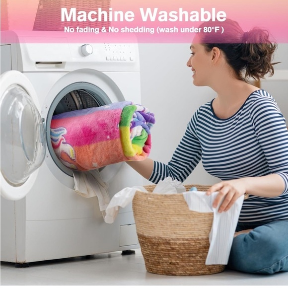 NWT Unicorn Glow-in-the-Dark Blanket - Multicolor   🦄 - Picture 6 of 7